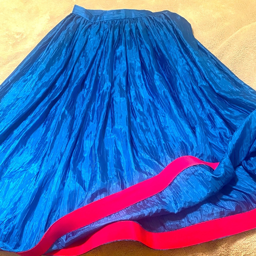 Miss O by Oscar de la Renta blue pleated skirt